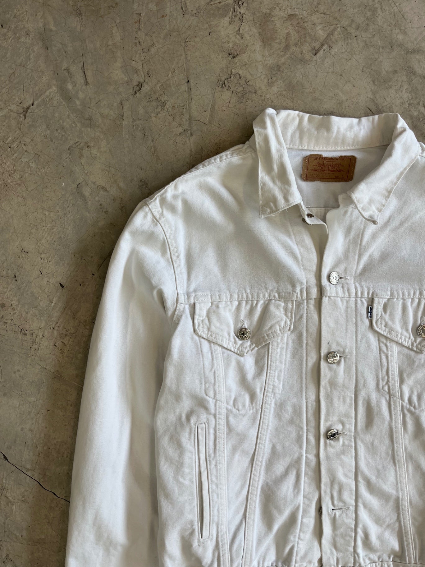 Levis White Tucker Denim