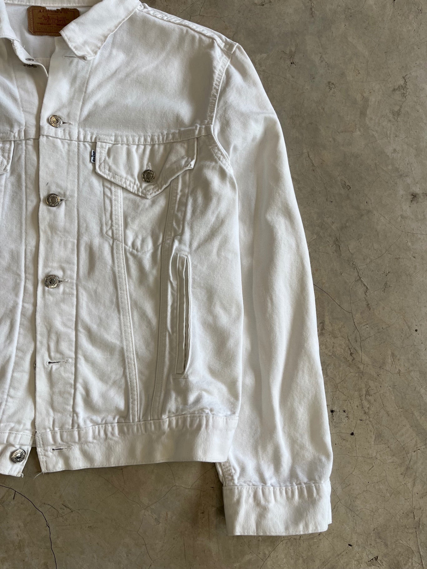 Levis White Tucker Denim