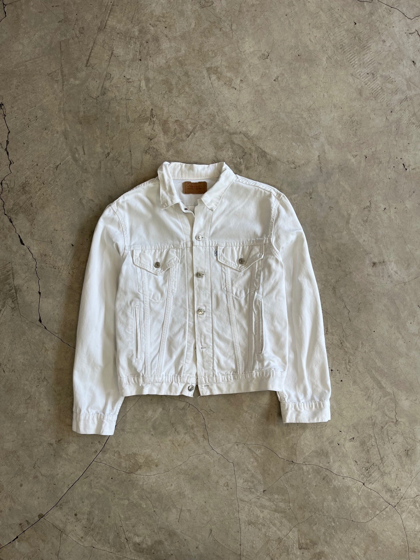 Levis White Tucker Denim