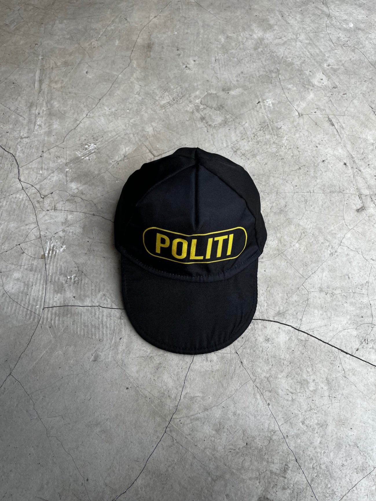 Politi Black Cap