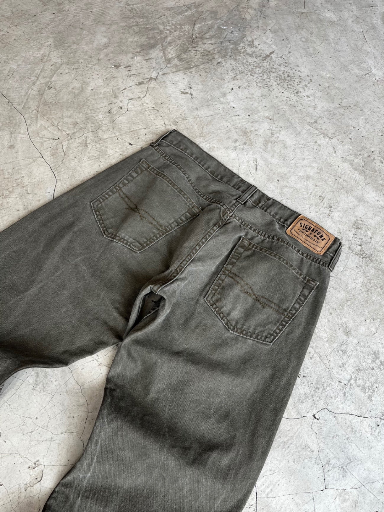 Levis Signature Jeans