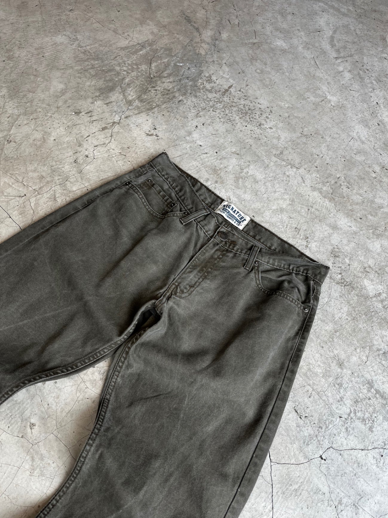 Levis Signature Jeans