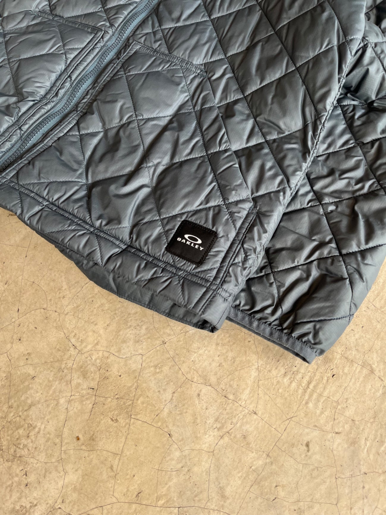 Oakley Outwear