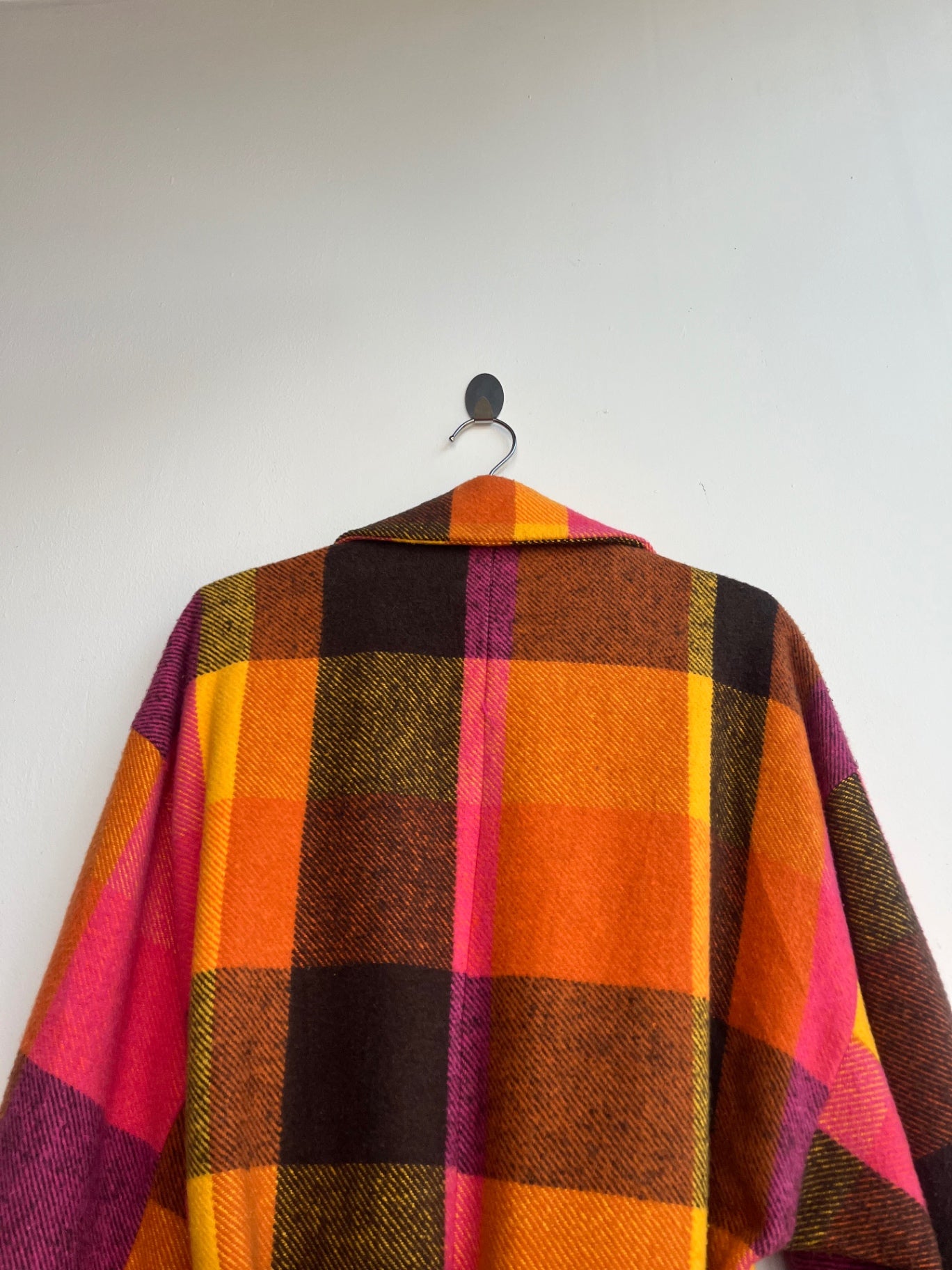 Tensione In Checkered Trench Coat