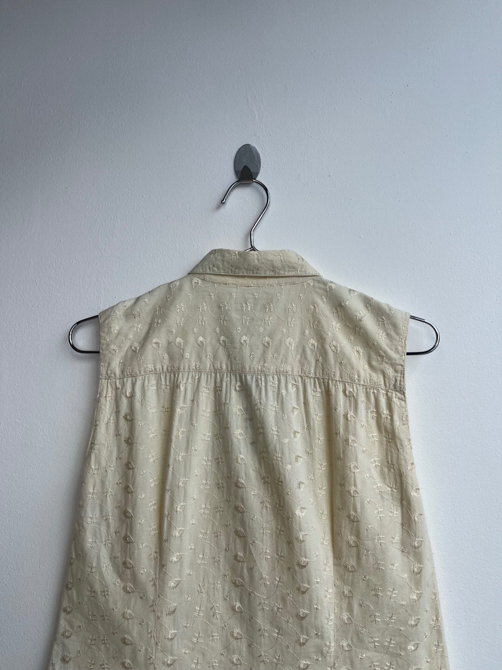 Chicoree Sleeveless Shirt