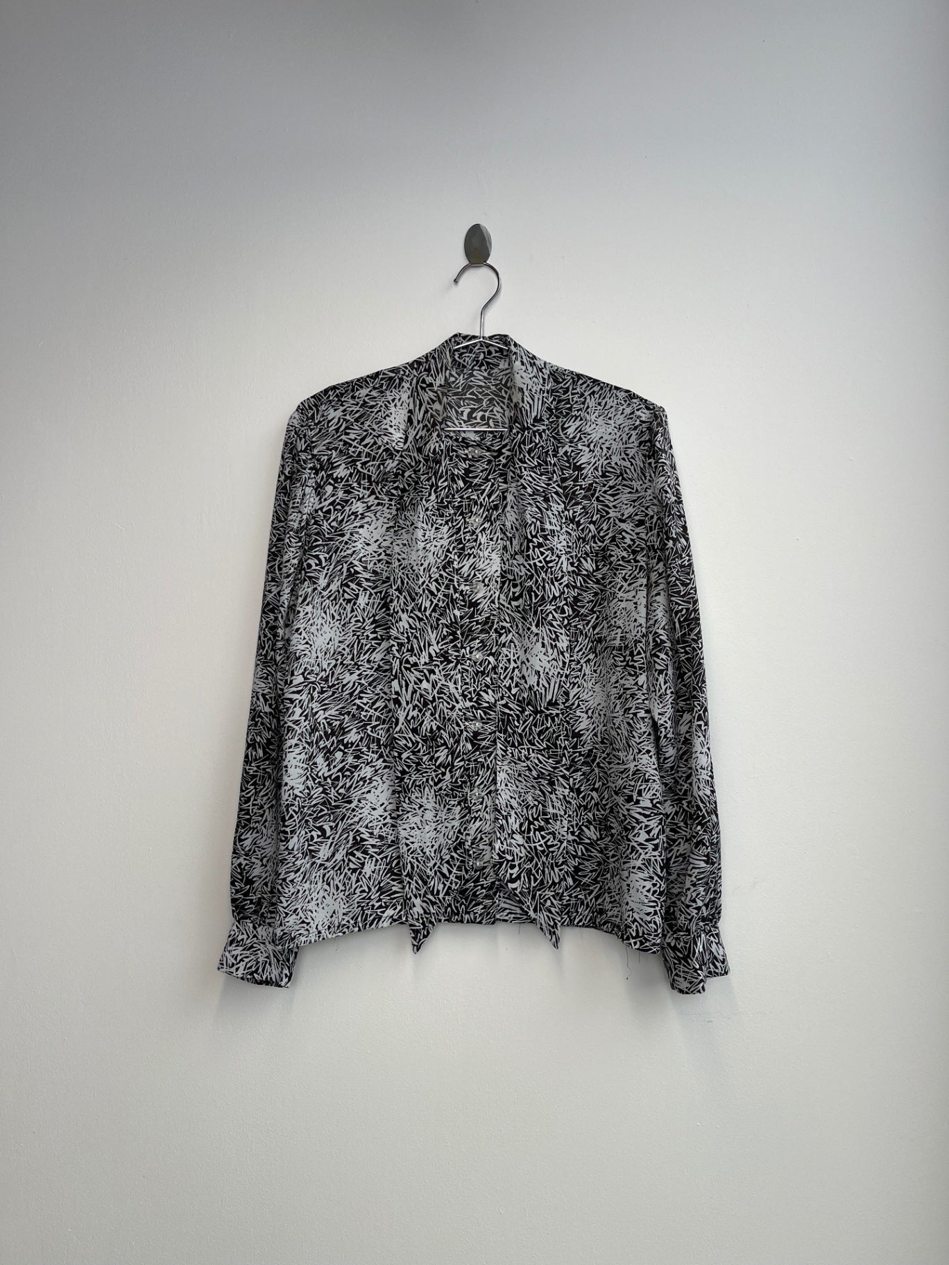 Graphic Tie Blouse