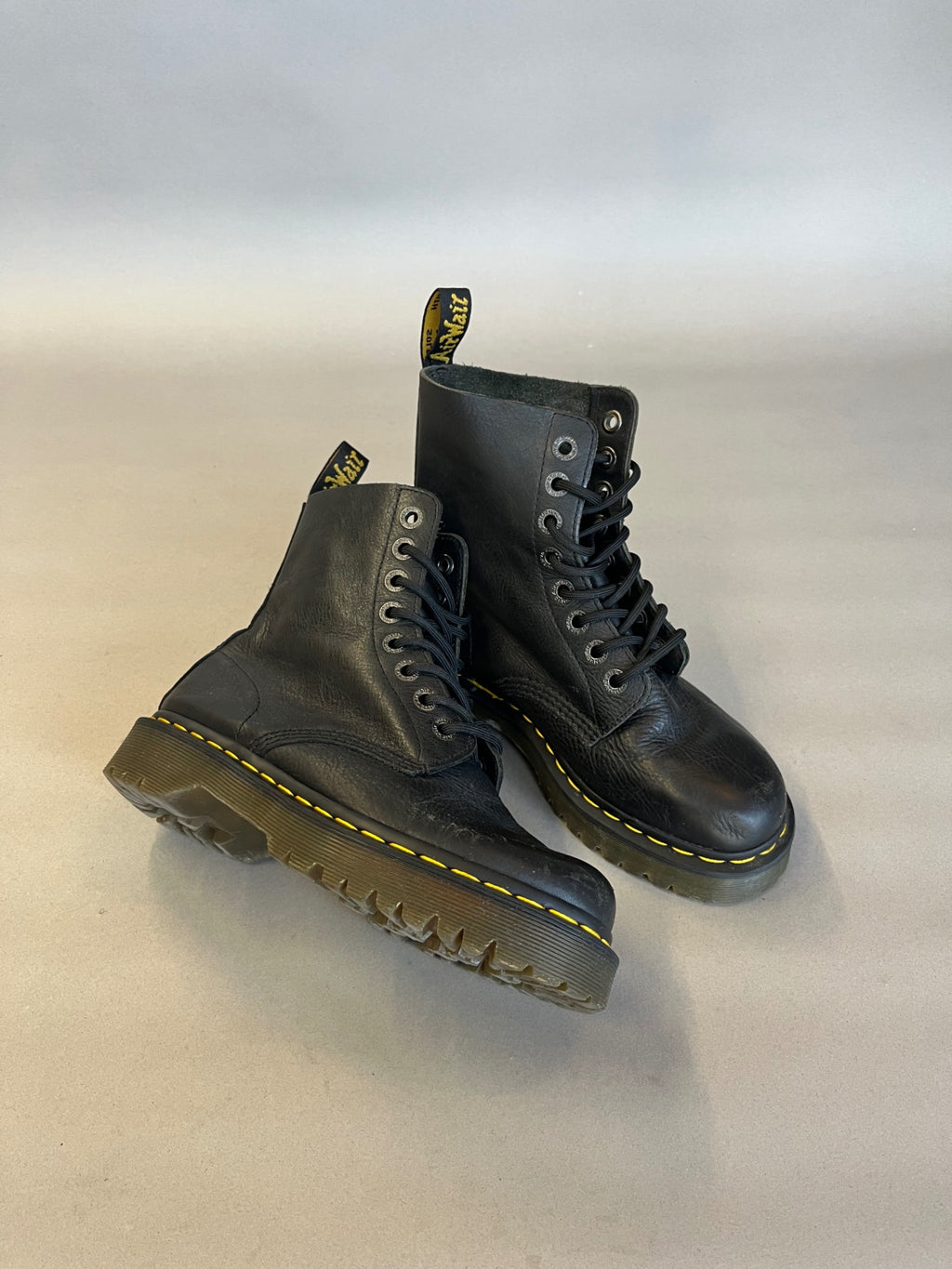 Black Dr Martens 1460 Leather oots