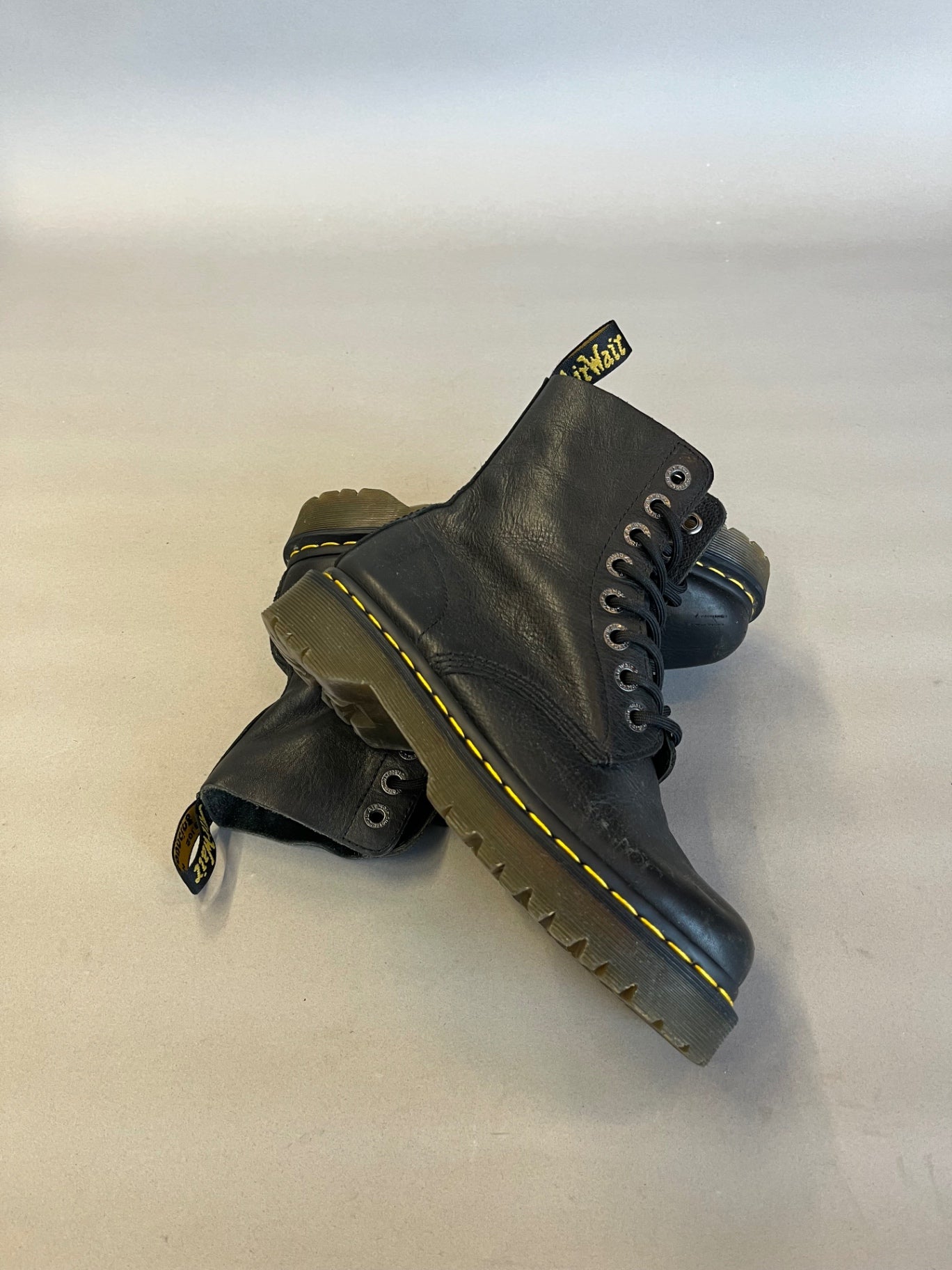 Black Dr Martens 1460 Leather oots