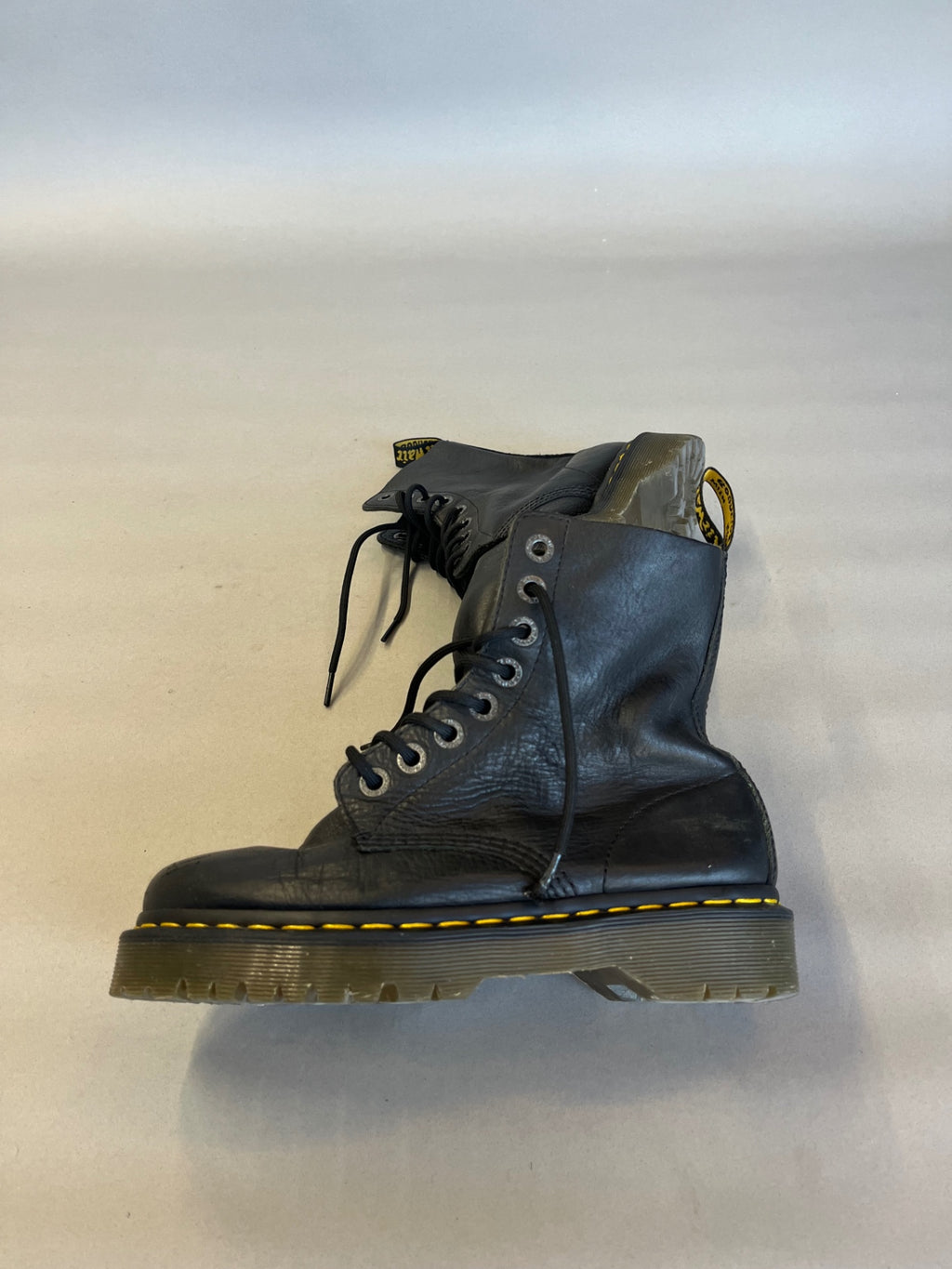 Black Dr Martens 1460 Leather oots