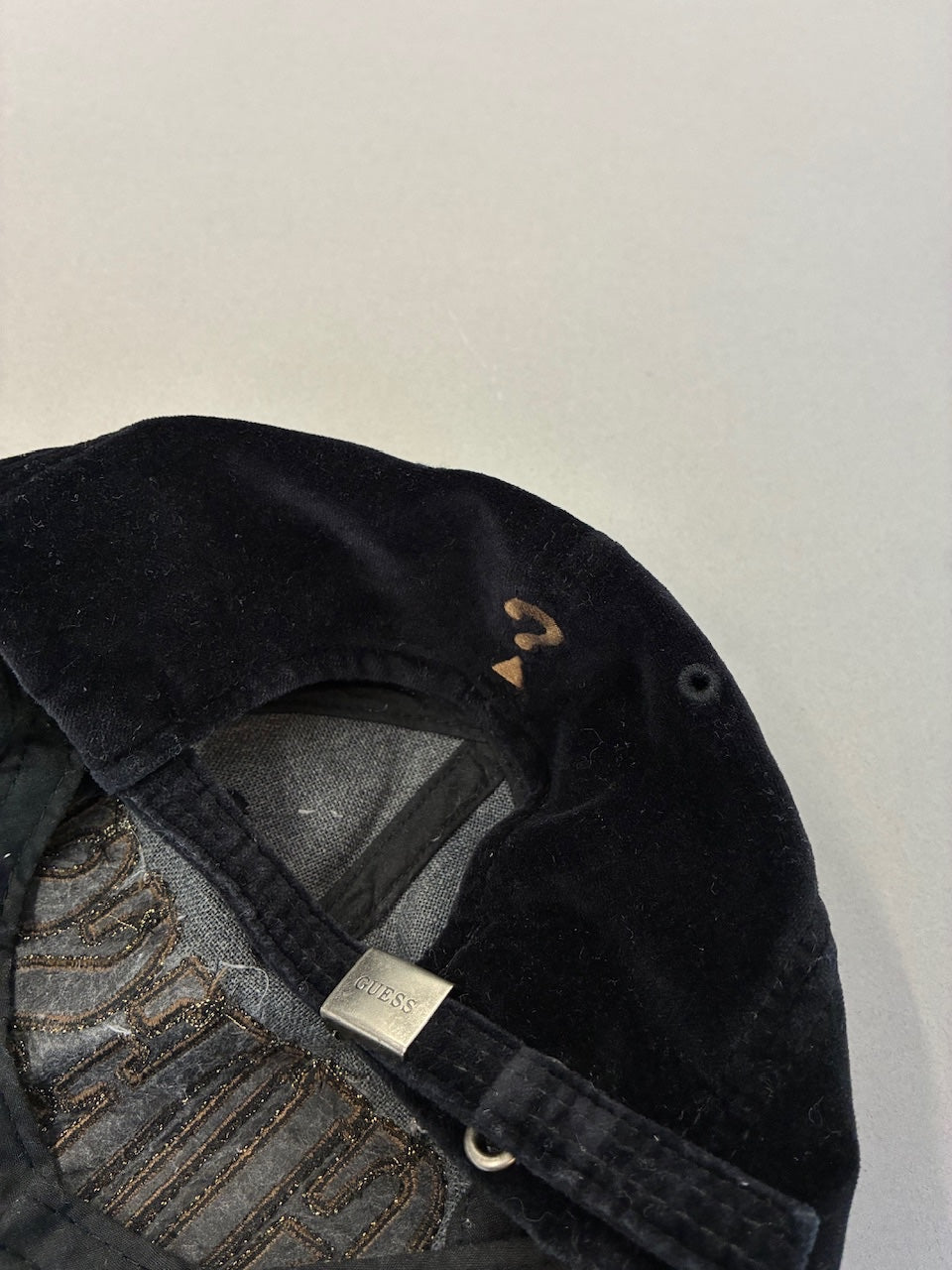 Guess Velvet Cap