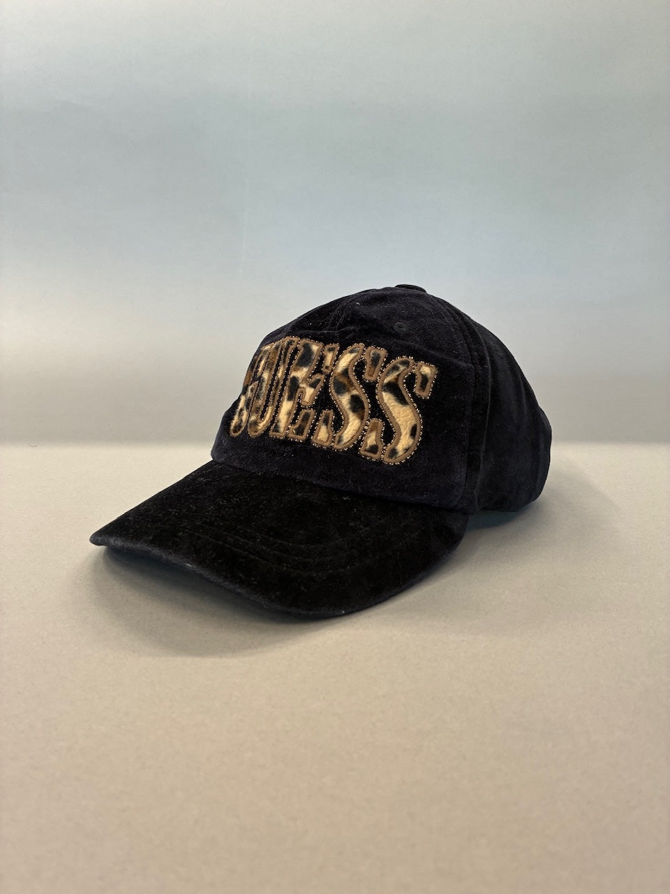 Guess Velvet Cap